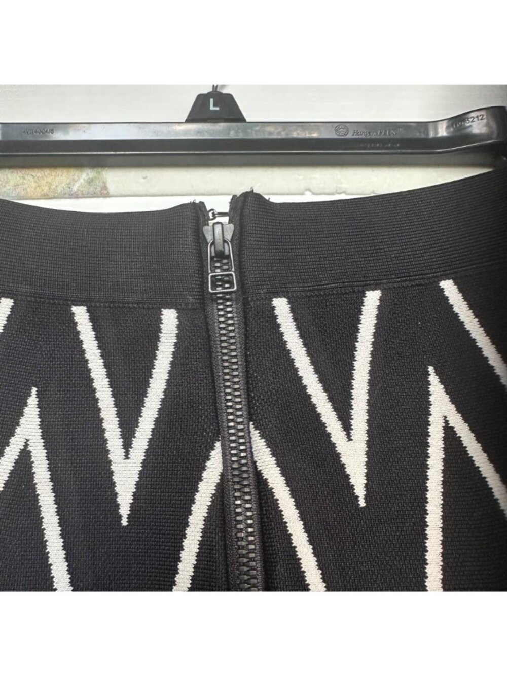 ⭐Pink Tartan Women's Small Black White Chevron Zig Zag Knit A-Line Skirt Zipper - Picture 9 of 9